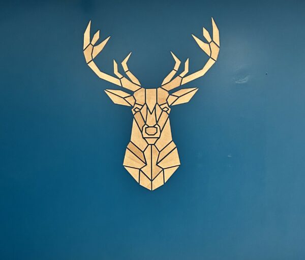 Tableau Cerf géométrique en bois - Concept de puzzle mural DIY